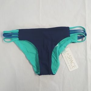 L-SPACE SWIM BOTTOM